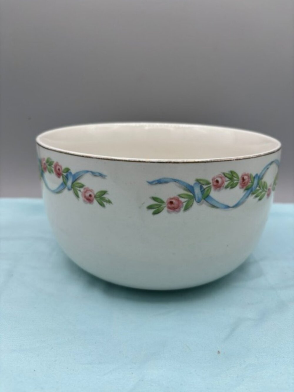 Vintage Hall's Superior USA Wildfire 9" Mixing Bowl 3QT